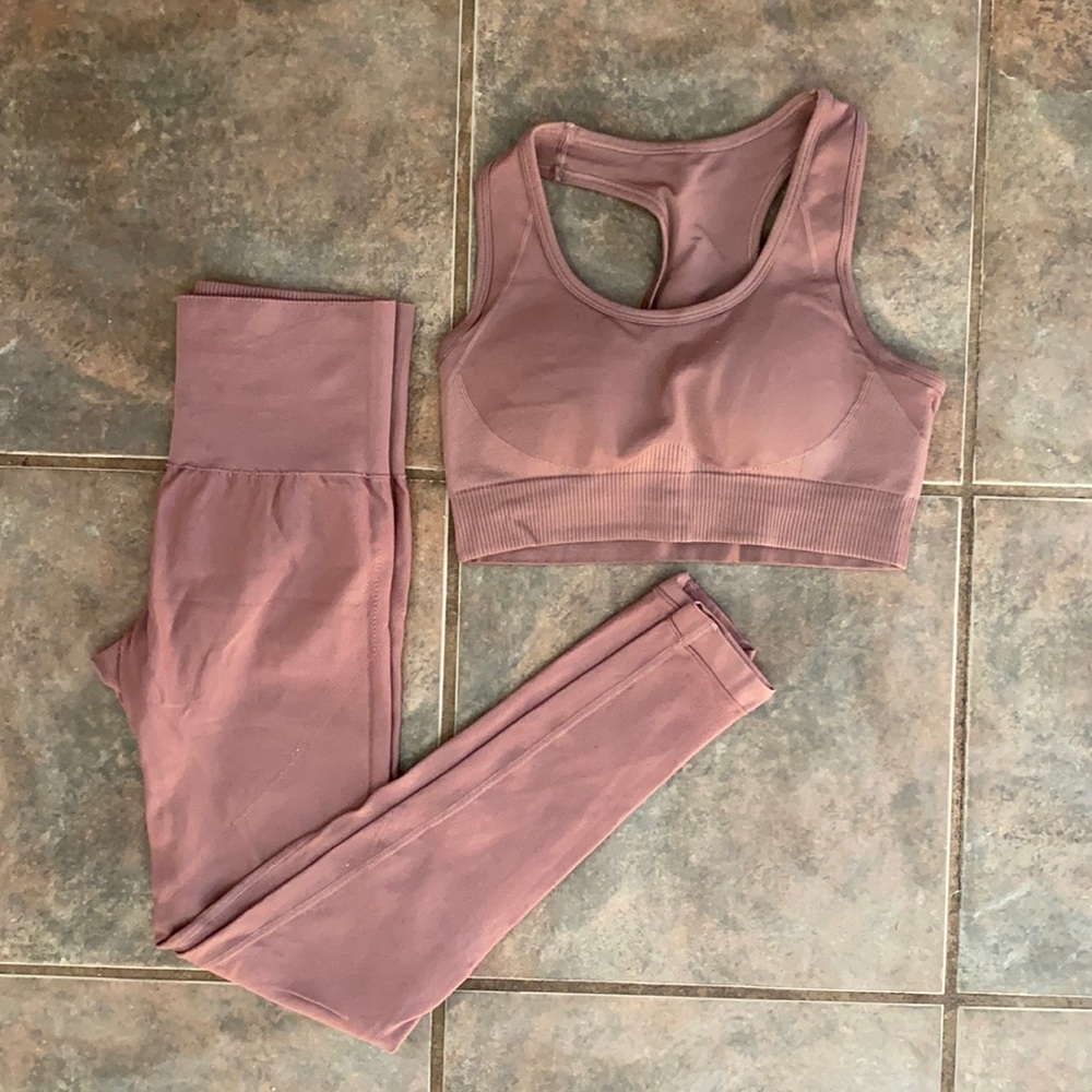 Seamless workout set